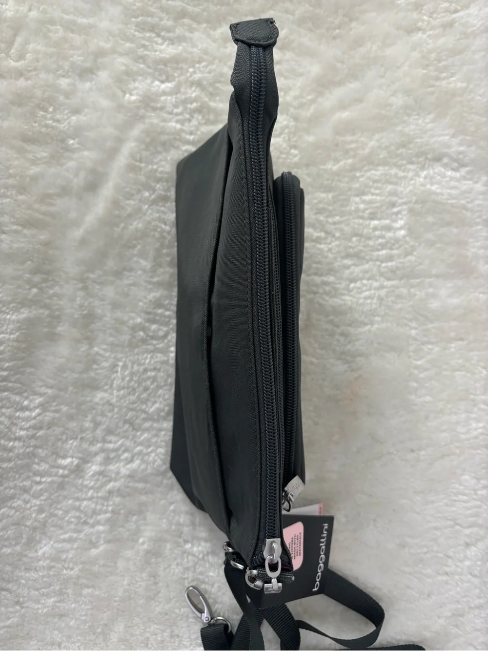 Baggallini handy exterior